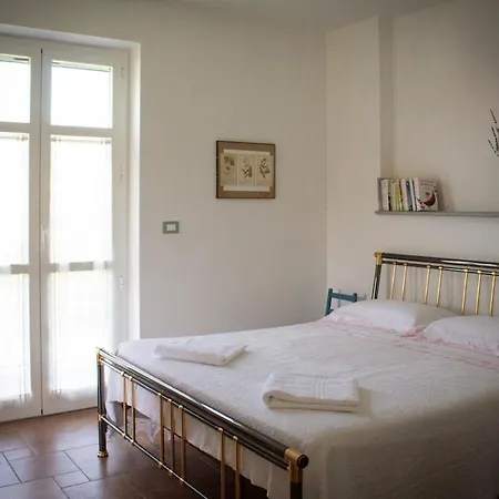 度假居 Casa Giardino Aromatico Tra Langhe And Monferrato *